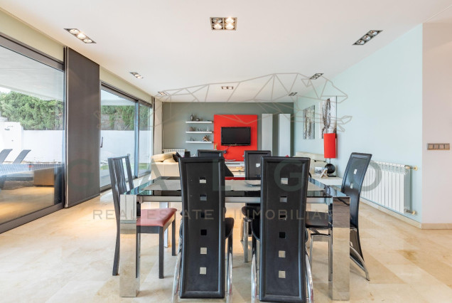 Revente - Luxe Villa - Godella - Nueva Santa Barbara