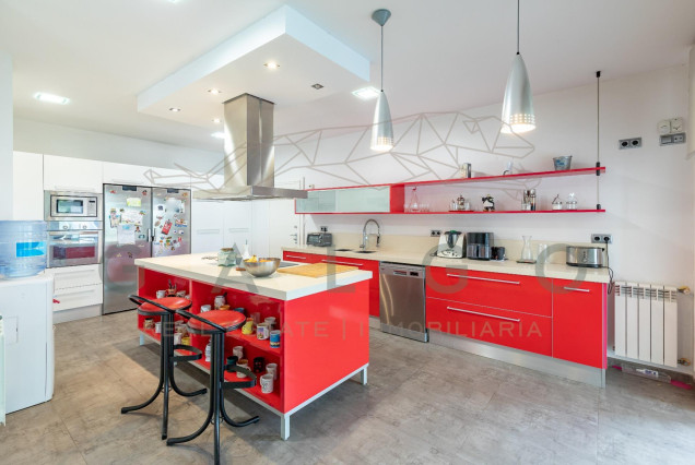 Revente - Luxe Villa - Godella - Nueva Santa Barbara