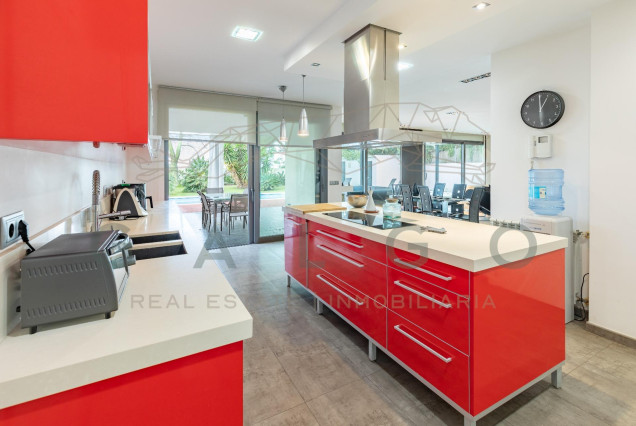 Revente - Luxe Villa - Godella - Nueva Santa Barbara