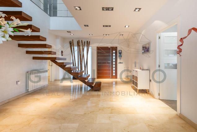 Revente - Luxe Villa - Godella - Nueva Santa Barbara