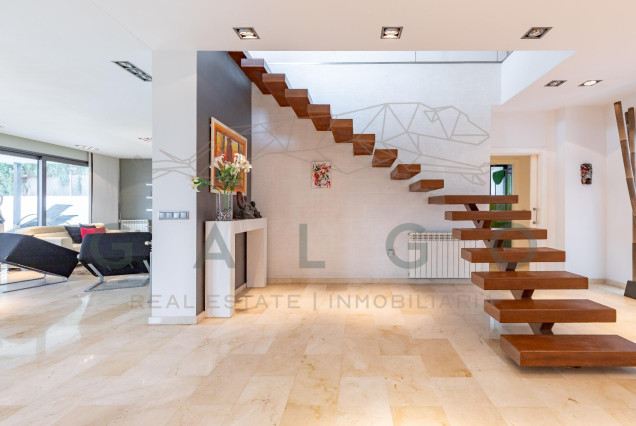 Revente - Luxe Villa - Godella - Nueva Santa Barbara