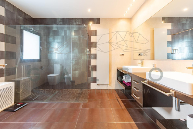 Revente - Luxe Villa - Godella - Nueva Santa Barbara