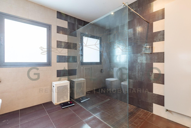 Revente - Luxe Villa - Godella - Nueva Santa Barbara