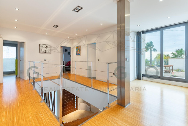 Revente - Luxe Villa - Godella - Nueva Santa Barbara