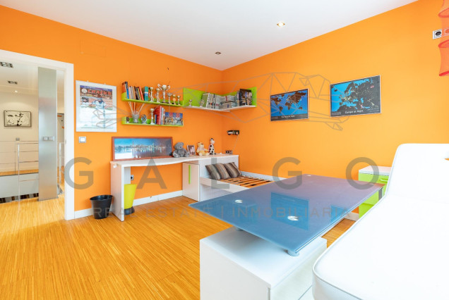 Revente - Luxe Villa - Godella - Nueva Santa Barbara