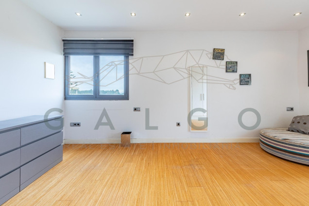 Revente - Luxe Villa - Godella - Nueva Santa Barbara