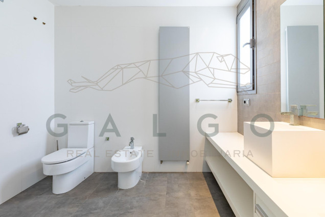 Revente - Luxe Villa - Godella - Nueva Santa Barbara