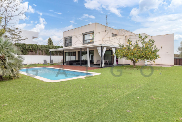 Revente - Luxe Villa - Godella - Nueva Santa Barbara