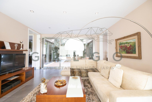 Venta - Chalet - L'Eliana - Urb. Entrepins