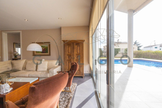 Venta - Chalet - L'Eliana - Urb. Entrepins