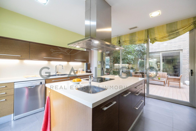 Venta - Chalet - L'Eliana - Urb. Entrepins