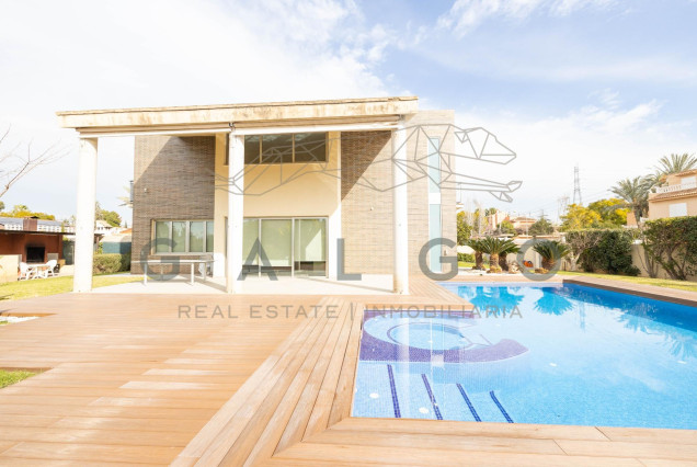 Venta - Chalet - L'Eliana - Urb. Entrepins