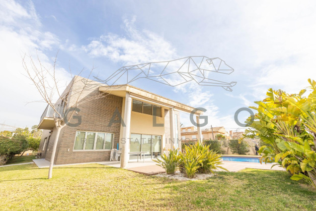 Venta - Chalet - L'Eliana - Urb. Entrepins