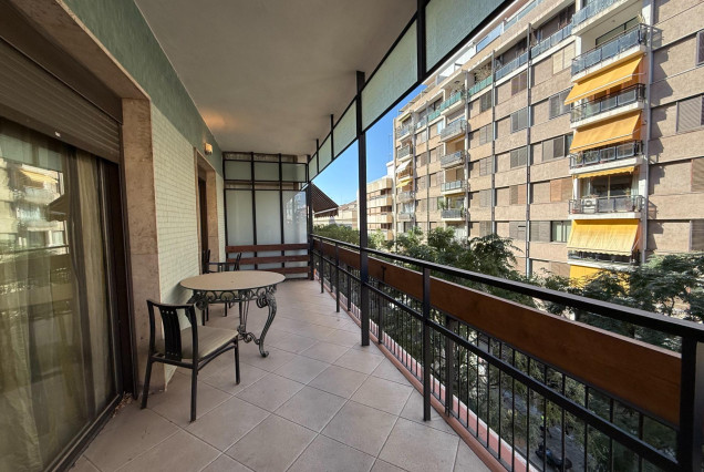 Alquiler a largo plazo - Piso - Valencia - Sant Francesc