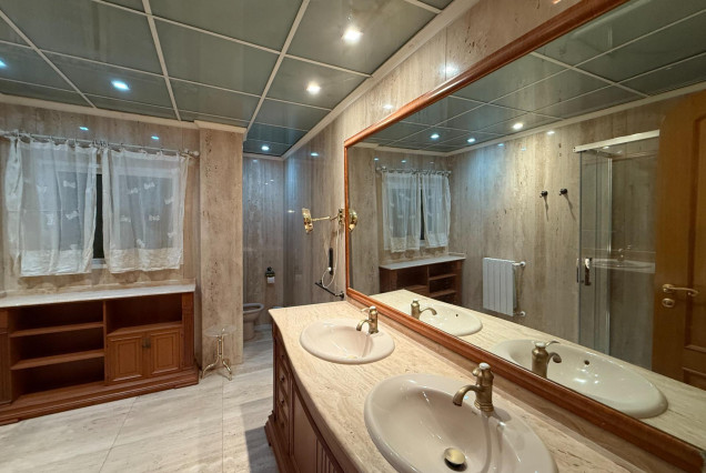 Alquiler a largo plazo - Piso - Valencia - Sant Francesc