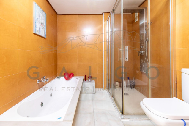 Revente - Vloer - Valencia - Campanar