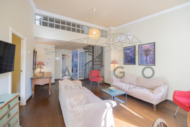 Alquiler a largo plazo - Ático - Valencia - Ciutat Vella