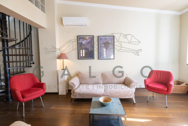 Alquiler a largo plazo - Ático - Valencia - Ciutat Vella