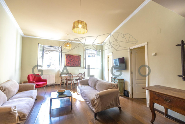 Alquiler a largo plazo - Ático - Valencia - Ciutat Vella