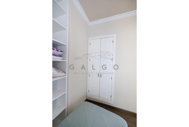 Alquiler a largo plazo - Ático - Valencia - Ciutat Vella