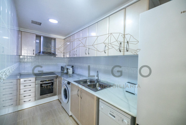 Alquiler a largo plazo - Ático - Valencia - Ciutat Vella