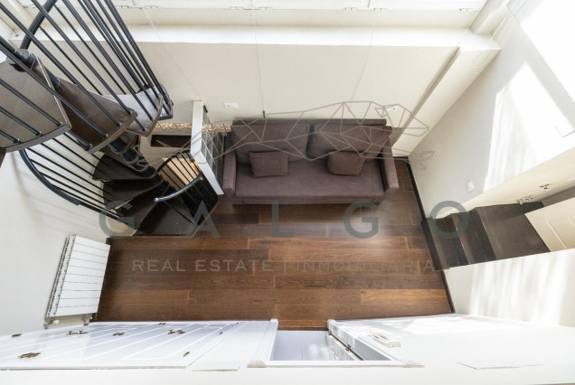 Alquiler a largo plazo - Ático - Valencia - Ciutat Vella