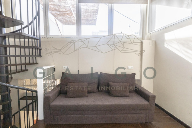 Alquiler a largo plazo - Ático - Valencia - Ciutat Vella