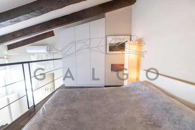 Alquiler a largo plazo - Ático - Valencia - Ciutat Vella