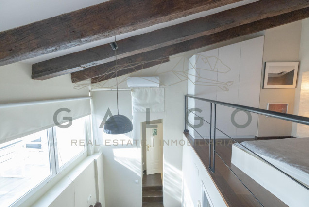 Alquiler a largo plazo - Ático - Valencia - Ciutat Vella