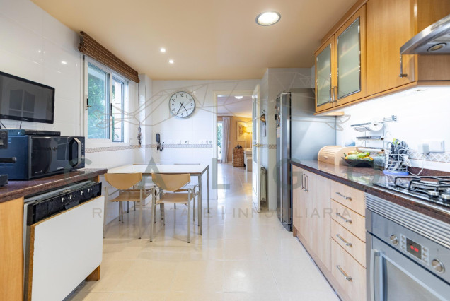 Sale - Villa - Godella - URB. CAMPOLIVAR