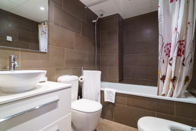 Alquiler a largo plazo - Ático - Valencia - El Mercat