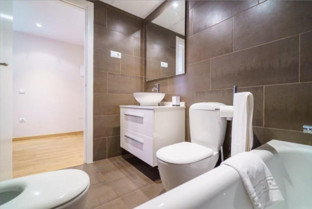 Alquiler a largo plazo - Ático - Valencia - El Mercat