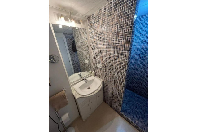 Alquiler a largo plazo - Piso - Valencia - El Pilar