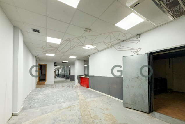 Alquiler a largo plazo - Local comercial - Valencia - Patraix