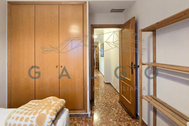 Alquiler a largo plazo - Ático - Valencia - Algiros