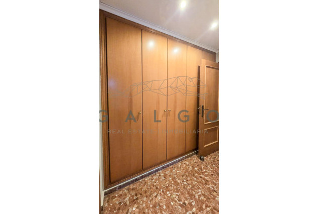 Alquiler a largo plazo - Ático - Valencia - Algiros