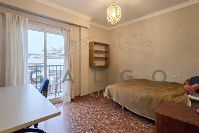 Alquiler a largo plazo - Ático - Valencia - Algiros