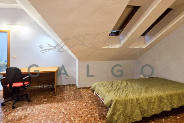 Alquiler a largo plazo - Ático - Valencia - Algiros