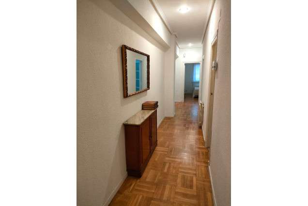 Alquiler a largo plazo - Piso - Valencia - Russafa