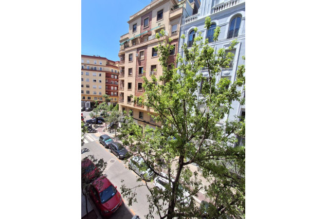 Alquiler a largo plazo - Piso - Valencia - Russafa