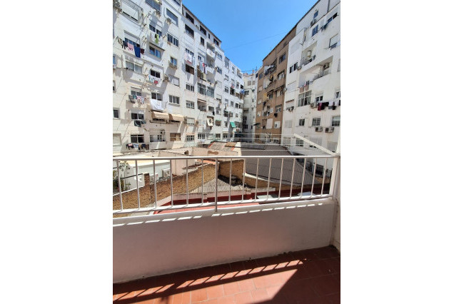 Alquiler a largo plazo - Piso - Valencia - Russafa
