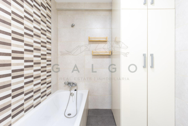 Revente - Vloer - Valencia - Nou Moles