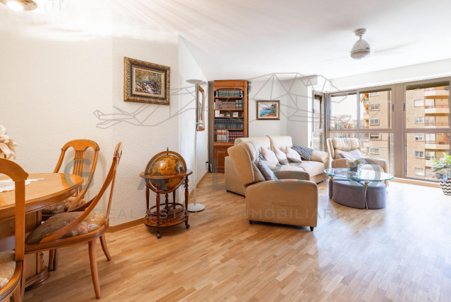Sale - Flat - Valencia - En Corts