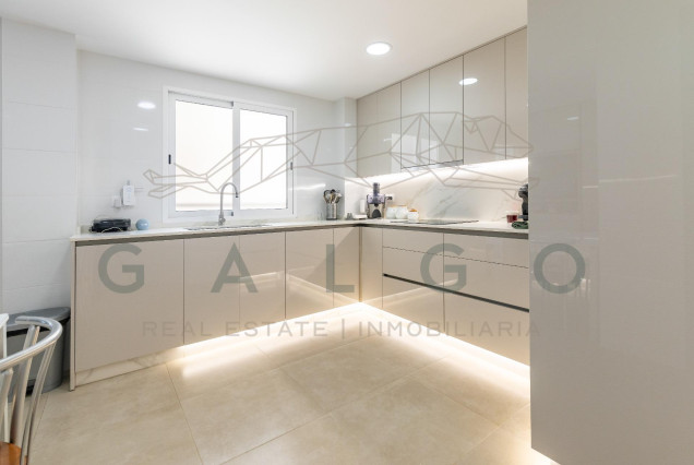 Sale - Flat - Valencia - En Corts