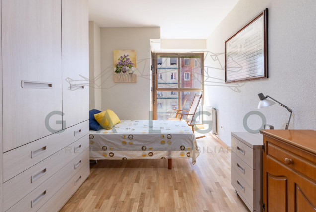 Sale - Flat - Valencia - En Corts
