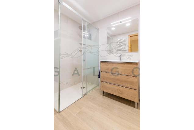Sale - Flat - Valencia - En Corts