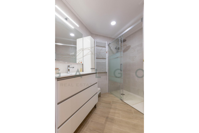 Sale - Flat - Valencia - En Corts