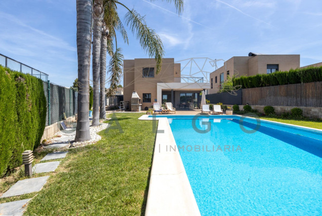 Venta - Chalet - San Antonio de Benageber - Urbanizacion montsano