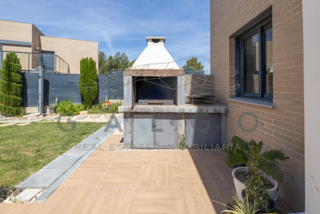 Venta - Chalet - San Antonio de Benageber - Urbanizacion montsano