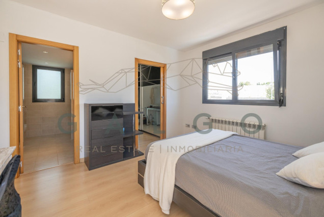 Venta - Chalet - San Antonio de Benageber - Urbanizacion montsano